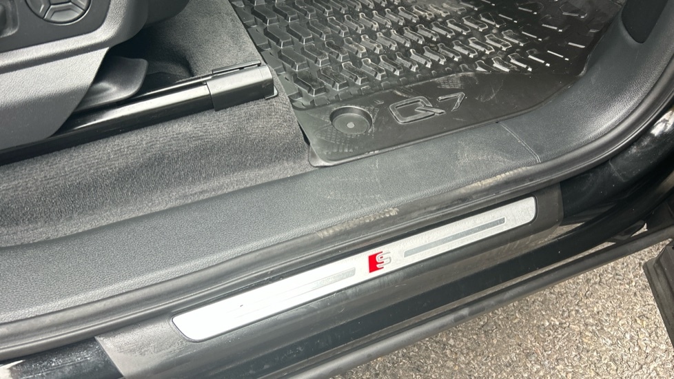 Used Audi Q7 2023 for sale - 76501259: Photo 40