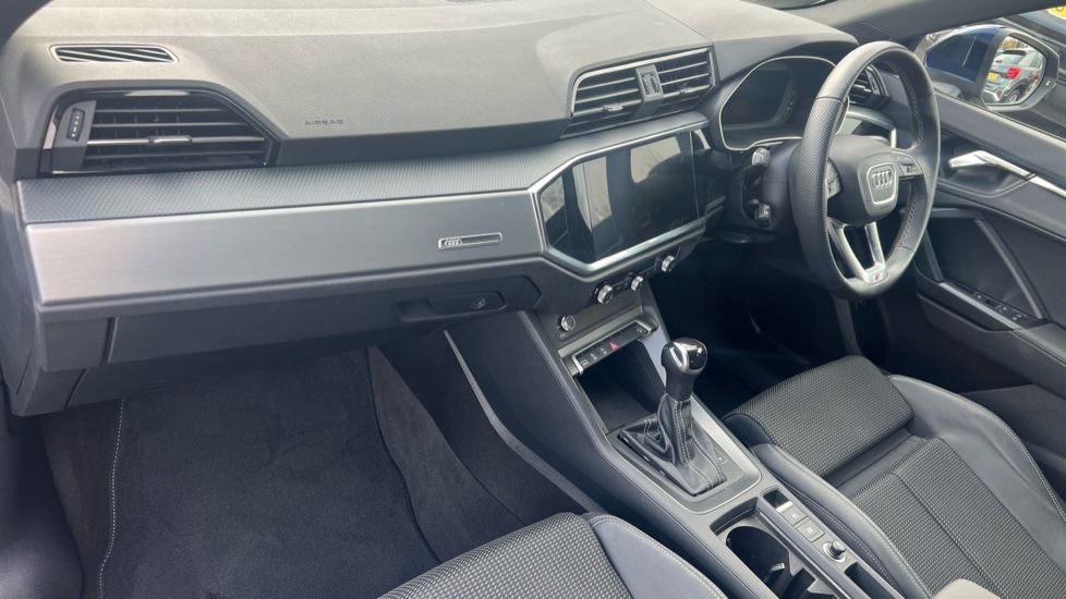 Used Audi Q3 2023 for sale - 76176319: Photo 2