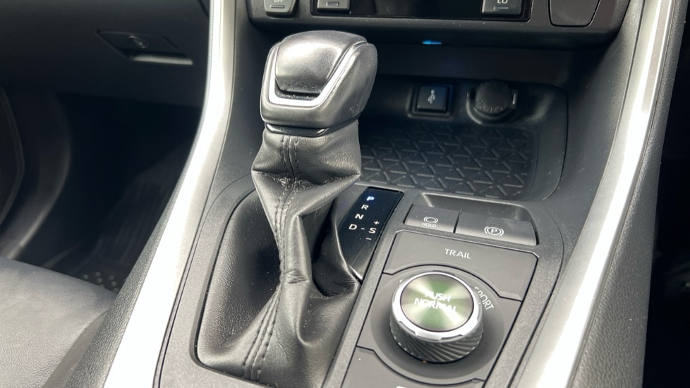 Used Toyota RAV4 2020 for sale - 76589907: Photo 29