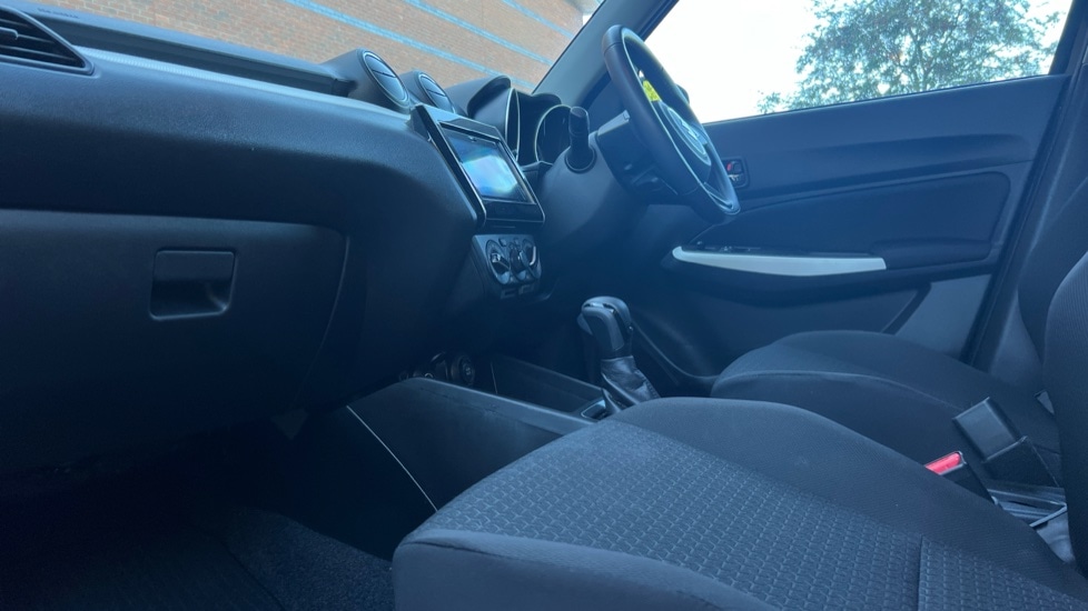 Used Suzuki Swift 2023 for sale - 76180169: Photo 10