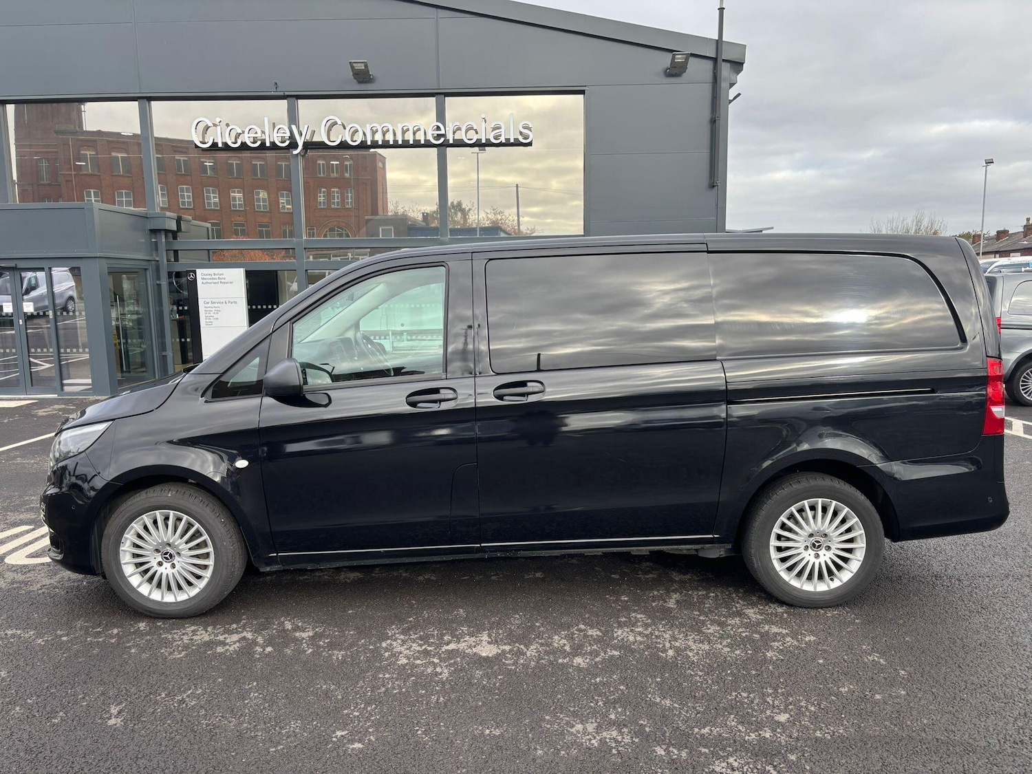 Used Mercedes-Benz Vito 2021 for sale - 76349729: Photo 2