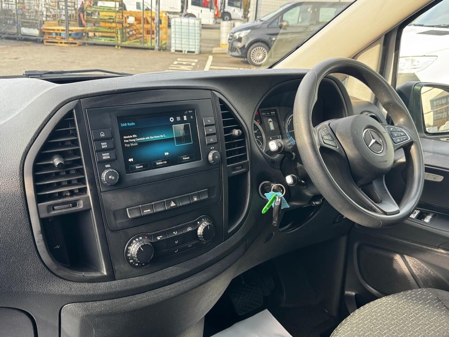 Used Mercedes-Benz Vito 2022 for sale - 78072290: Photo 2