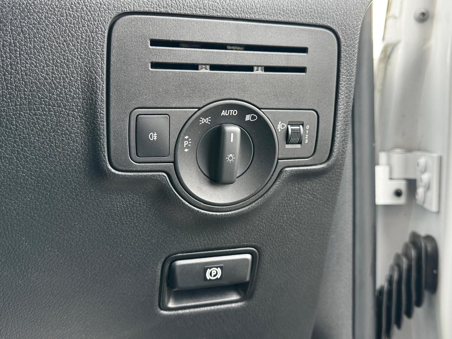 Used Mercedes-Benz Vito 2021 for sale - 77585713: Photo 23