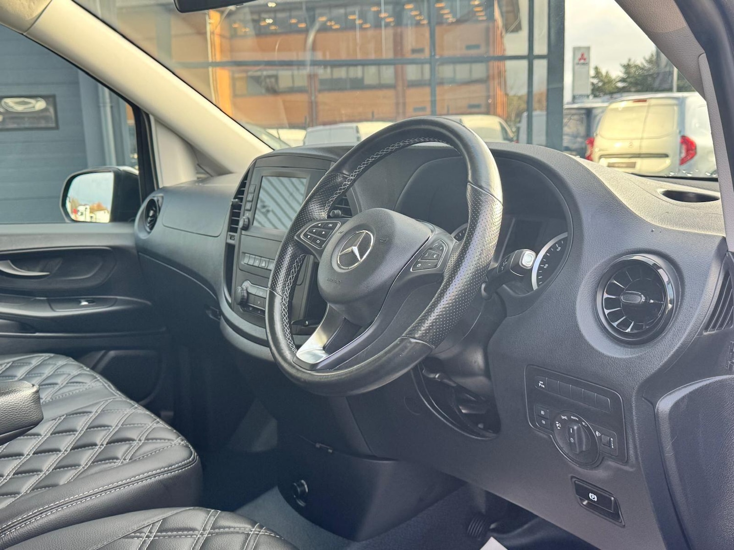 Used Mercedes-Benz Vito 2023 for sale - 77040132: Photo 2