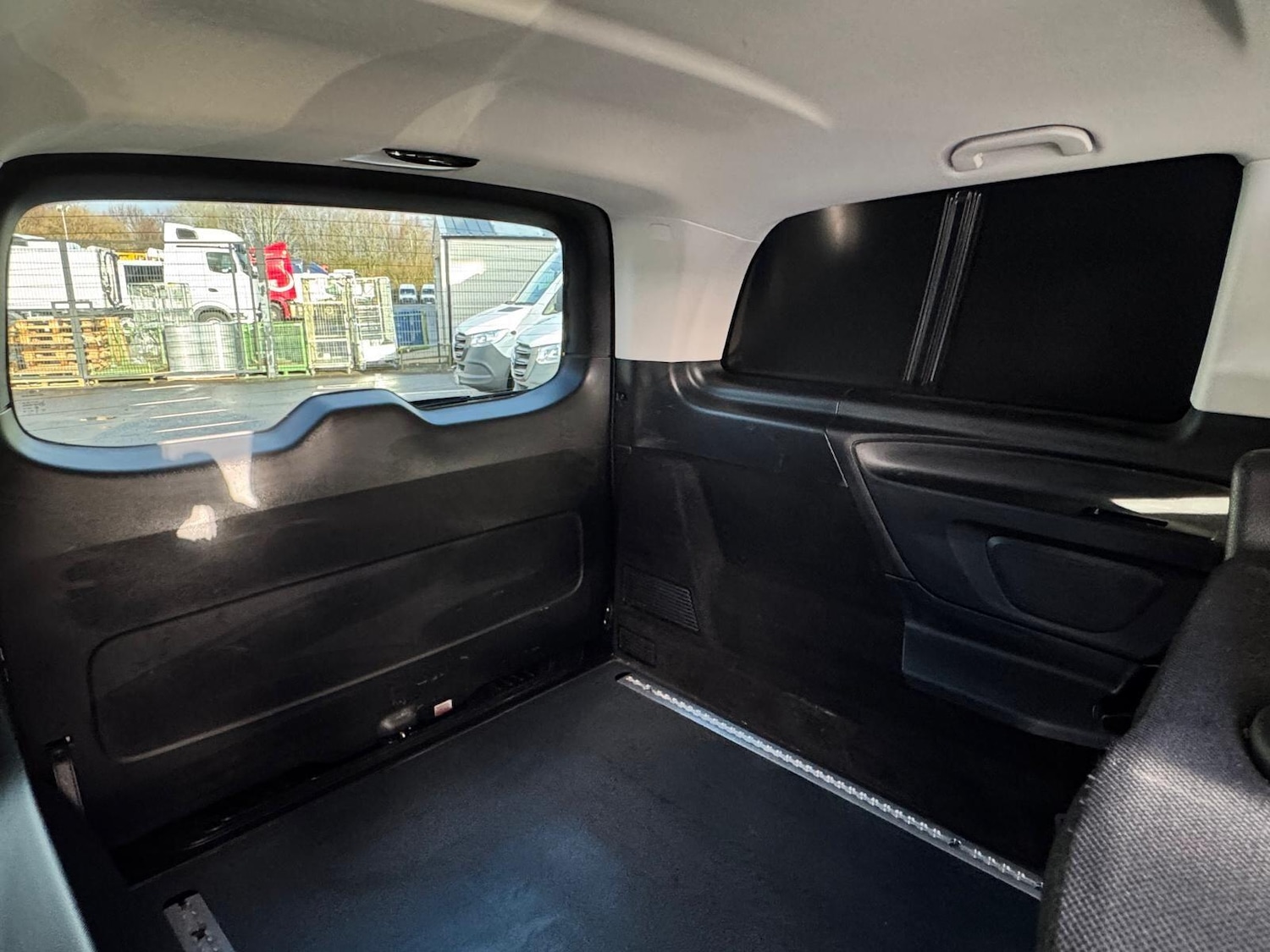 Used Mercedes-Benz Vito 2023 for sale - 77040132: Photo 42