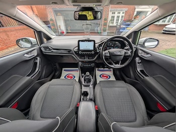 Used Ford Fiesta 2018 for sale - 76134560: Photo