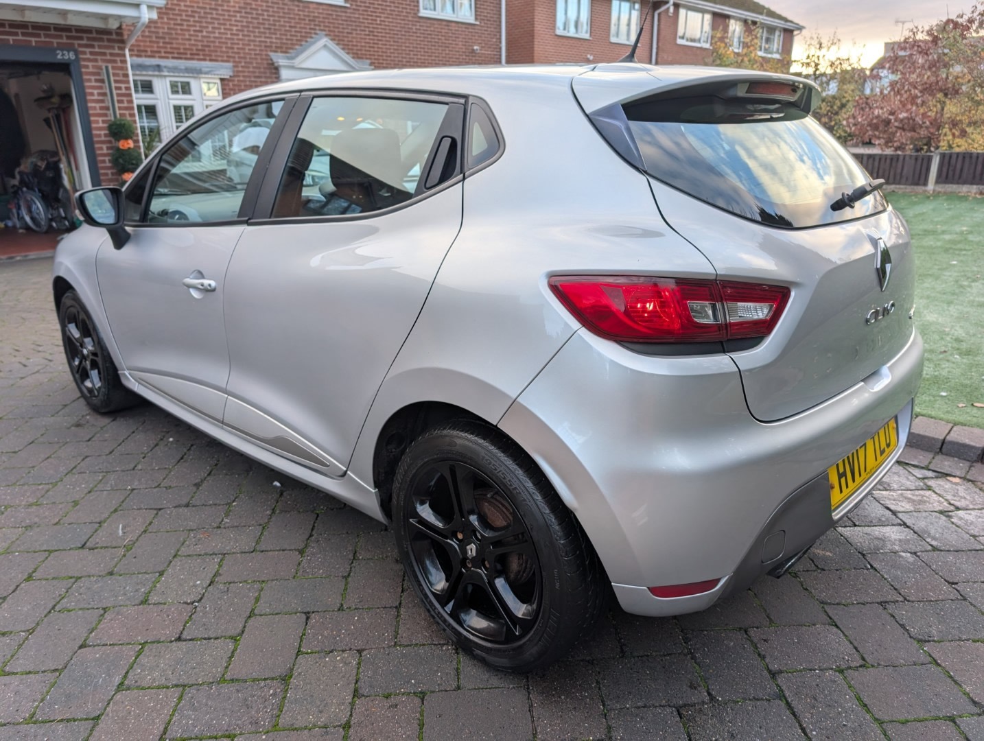 Used Renault Clio 2017 for sale - 76560671: Photo 11