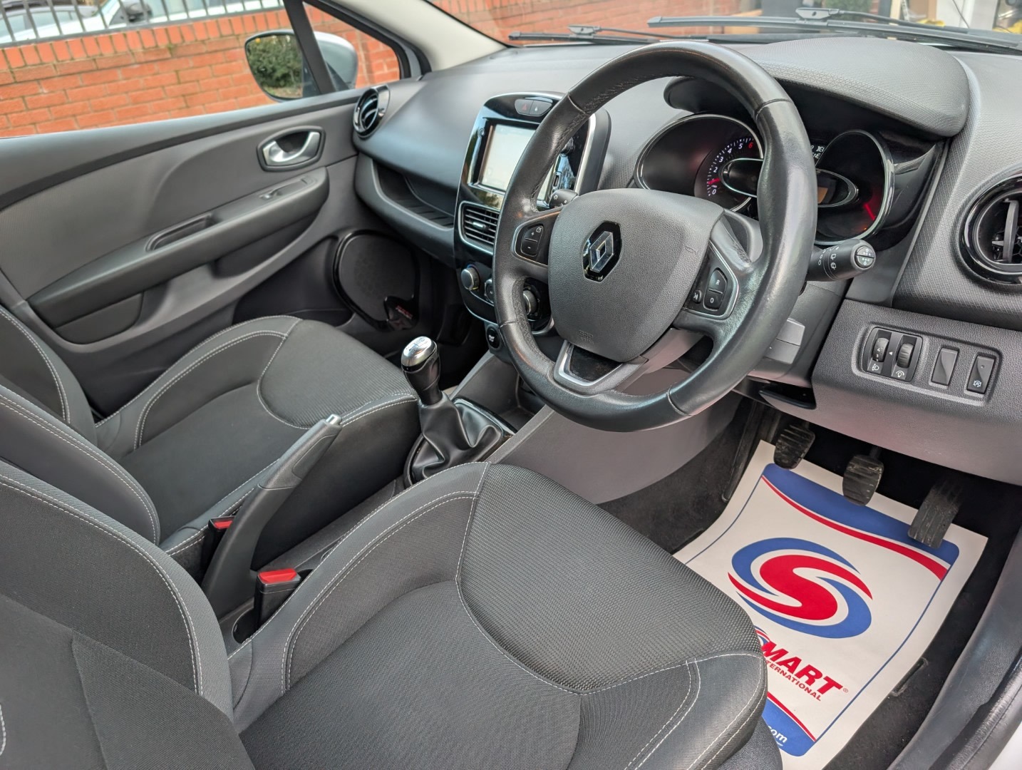 Used Renault Clio 2017 for sale - 76560671: Photo 18