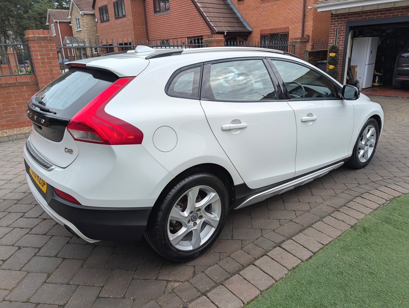 Used Volvo V40 2015 for sale - 77831691: Photo 13