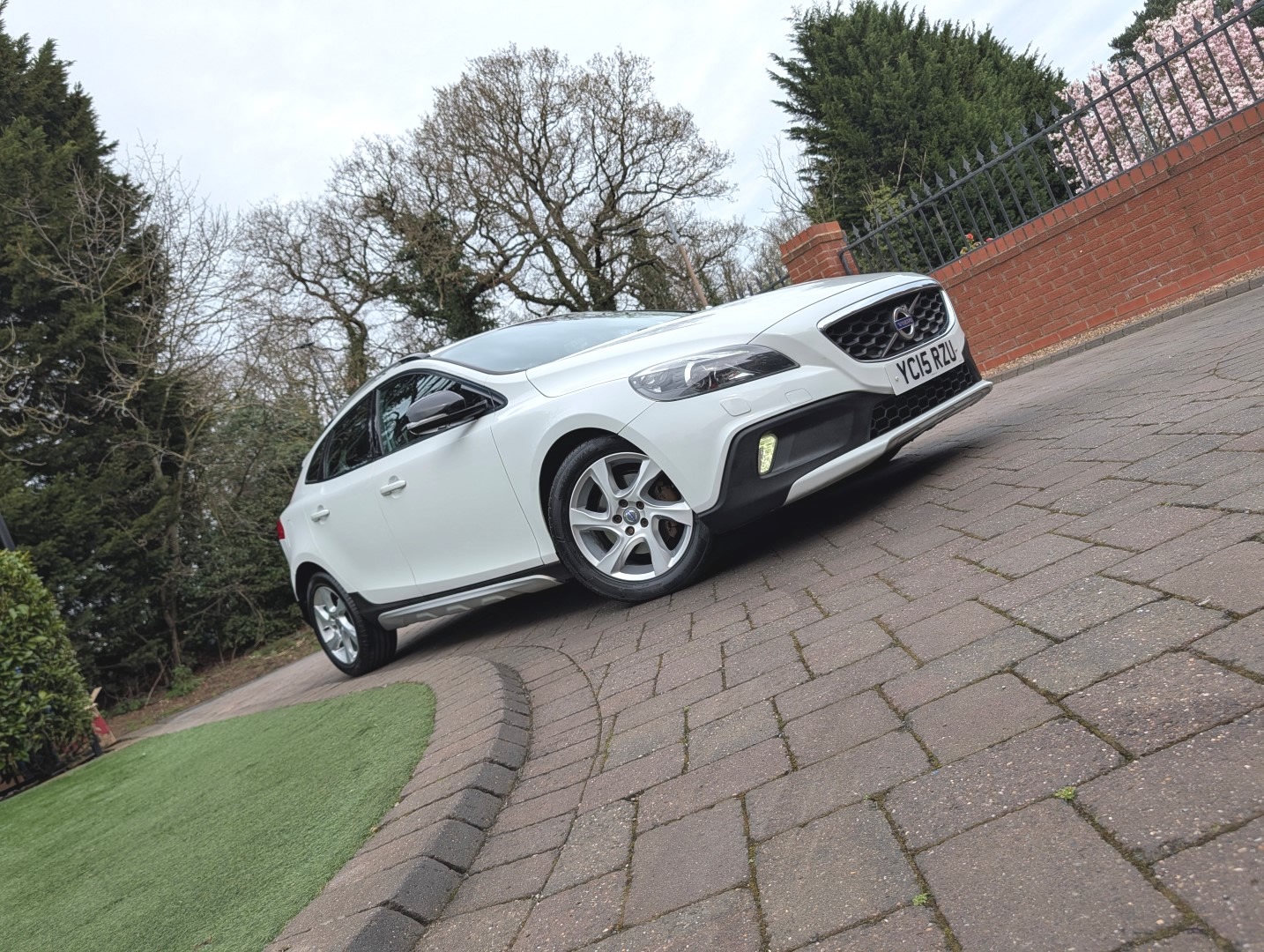 Used Volvo V40 2015 for sale - 77831691: Photo 6