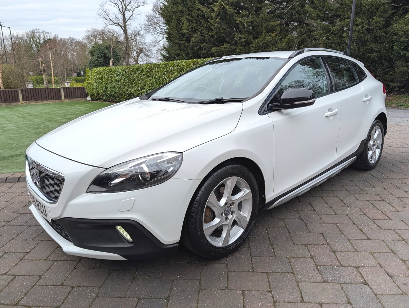 Used Volvo V40 2015 for sale - 77831691: Photo 8
