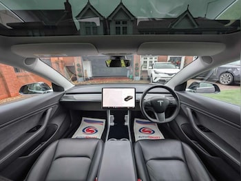 Used Tesla Model 3 2020 for sale - 76822006: Photo