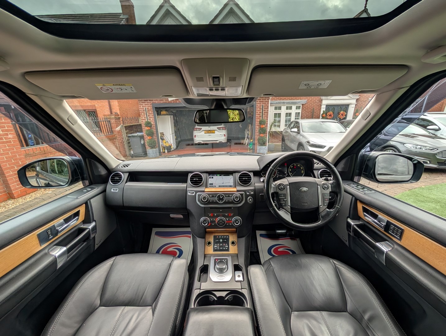 Used Land Rover Discovery 4 2014 for sale - 76373853: Photo 2