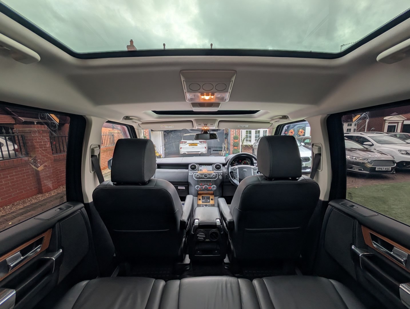 Used Land Rover Discovery 4 2014 for sale - 76373853: Photo 24