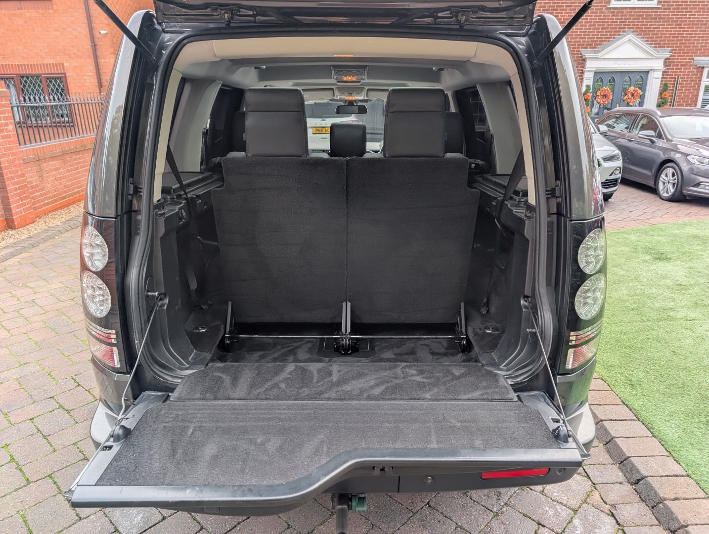 Used Land Rover Discovery 4 2014 for sale - 76373853: Photo 28