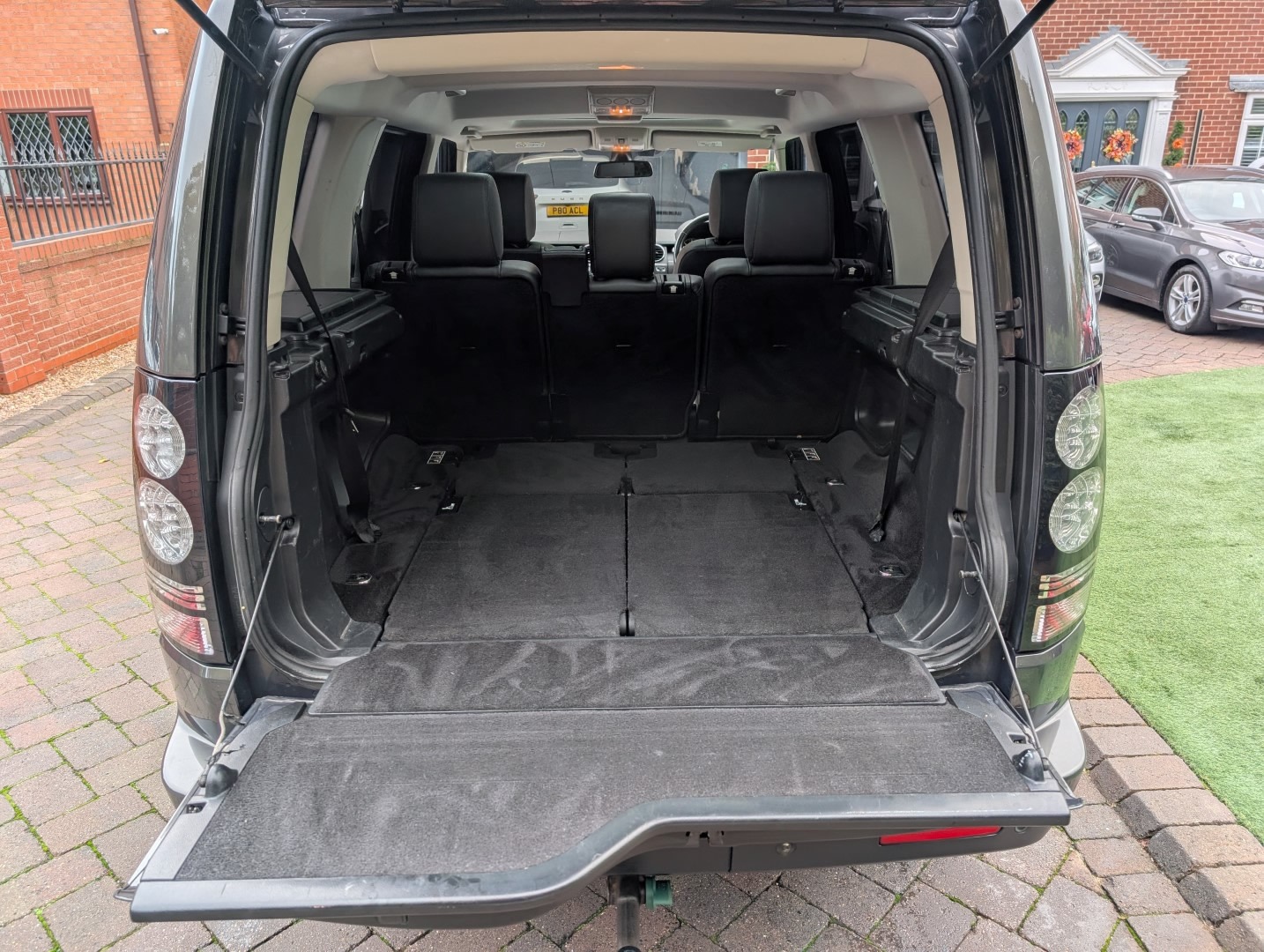 Used Land Rover Discovery 4 2014 for sale - 76373853: Photo 29