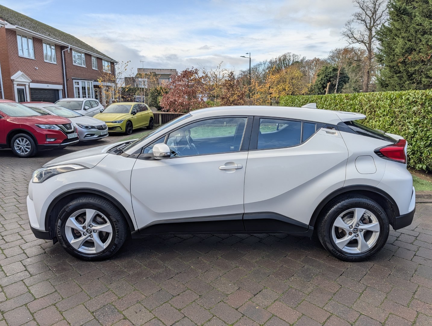 Used Toyota C-HR 2017 for sale - 76785280: Photo 10