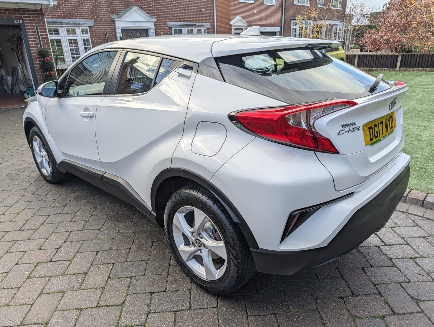 Used Toyota C-HR 2017 for sale - 76785280: Photo 11
