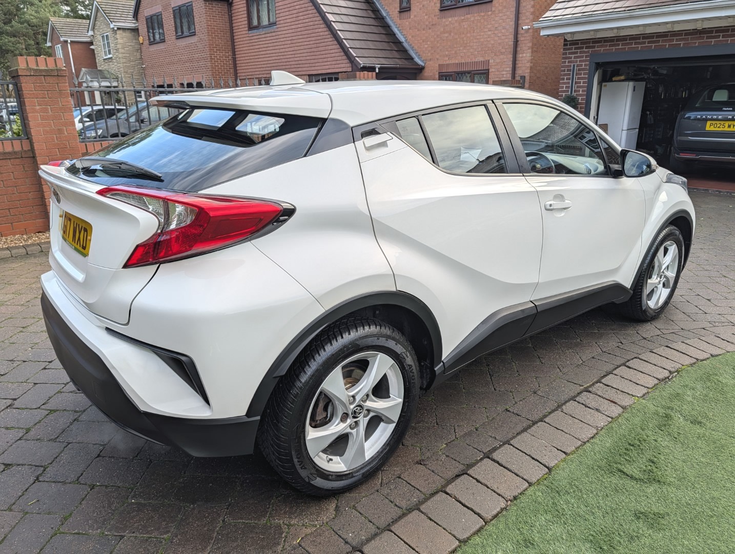 Used Toyota C-HR 2017 for sale - 76785280: Photo 13