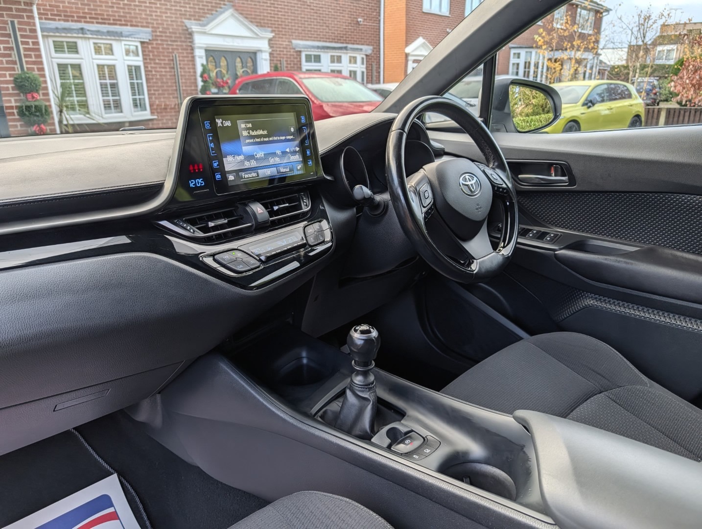 Used Toyota C-HR 2017 for sale - 76785280: Photo 16