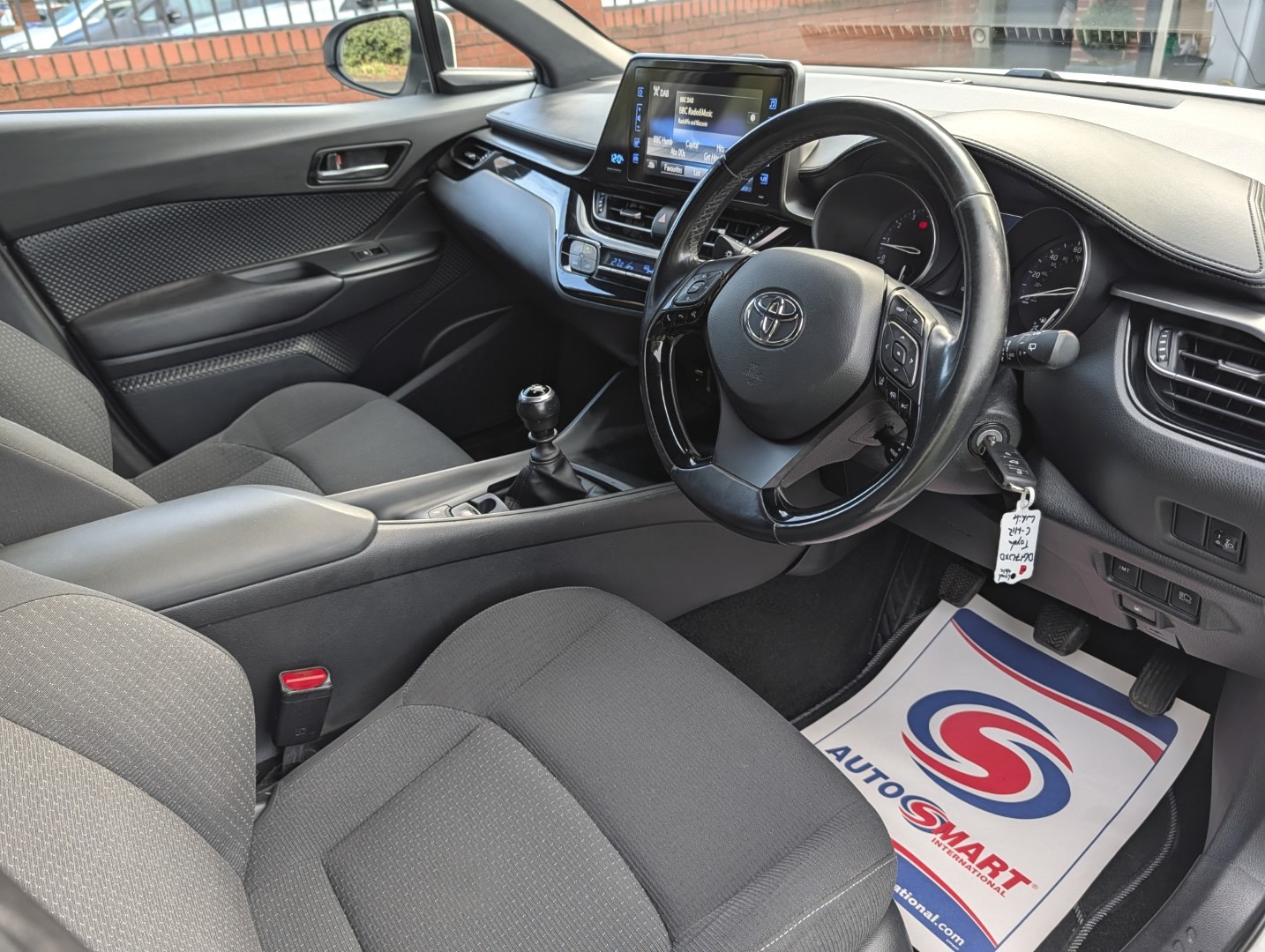 Used Toyota C-HR 2017 for sale - 76785280: Photo 18