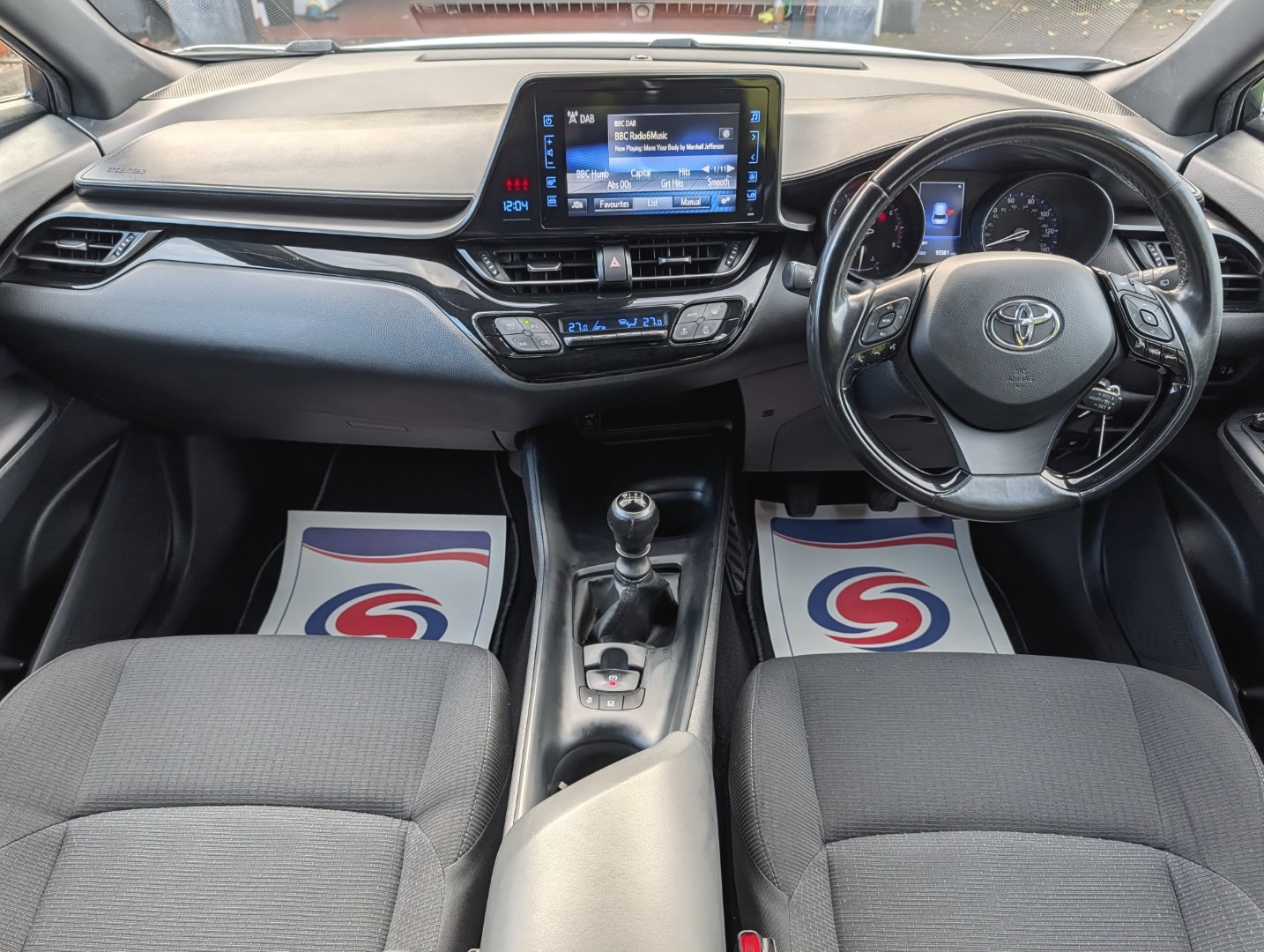 Used Toyota C-HR 2017 for sale - 76785280: Photo 2