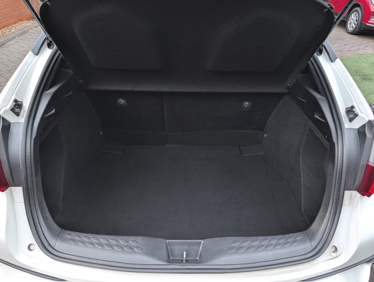 Used Toyota C-HR 2017 for sale - 76785280: Photo 27