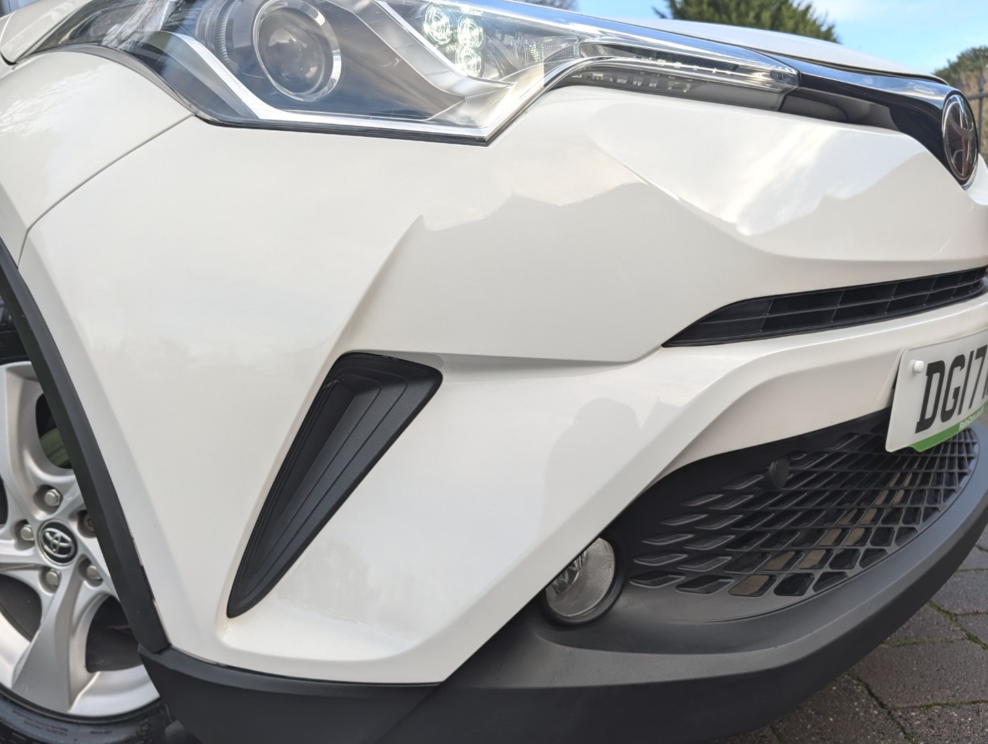 Used Toyota C-HR 2017 for sale - 76785280: Photo 3