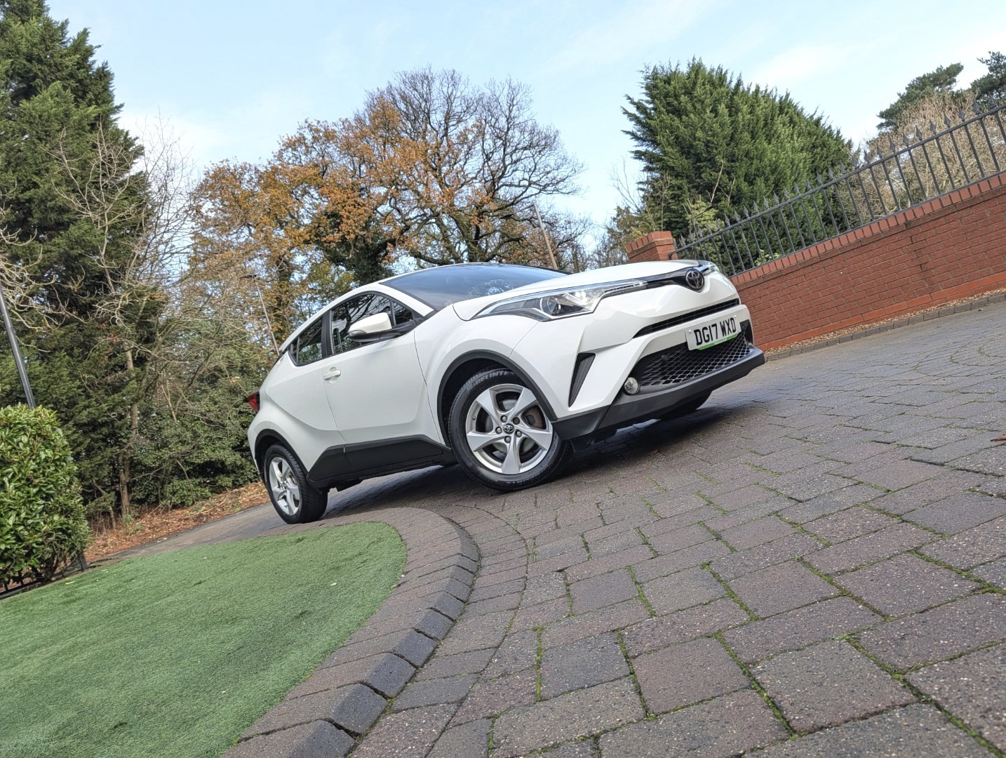 Used Toyota C-HR 2017 for sale - 76785280: Photo 6