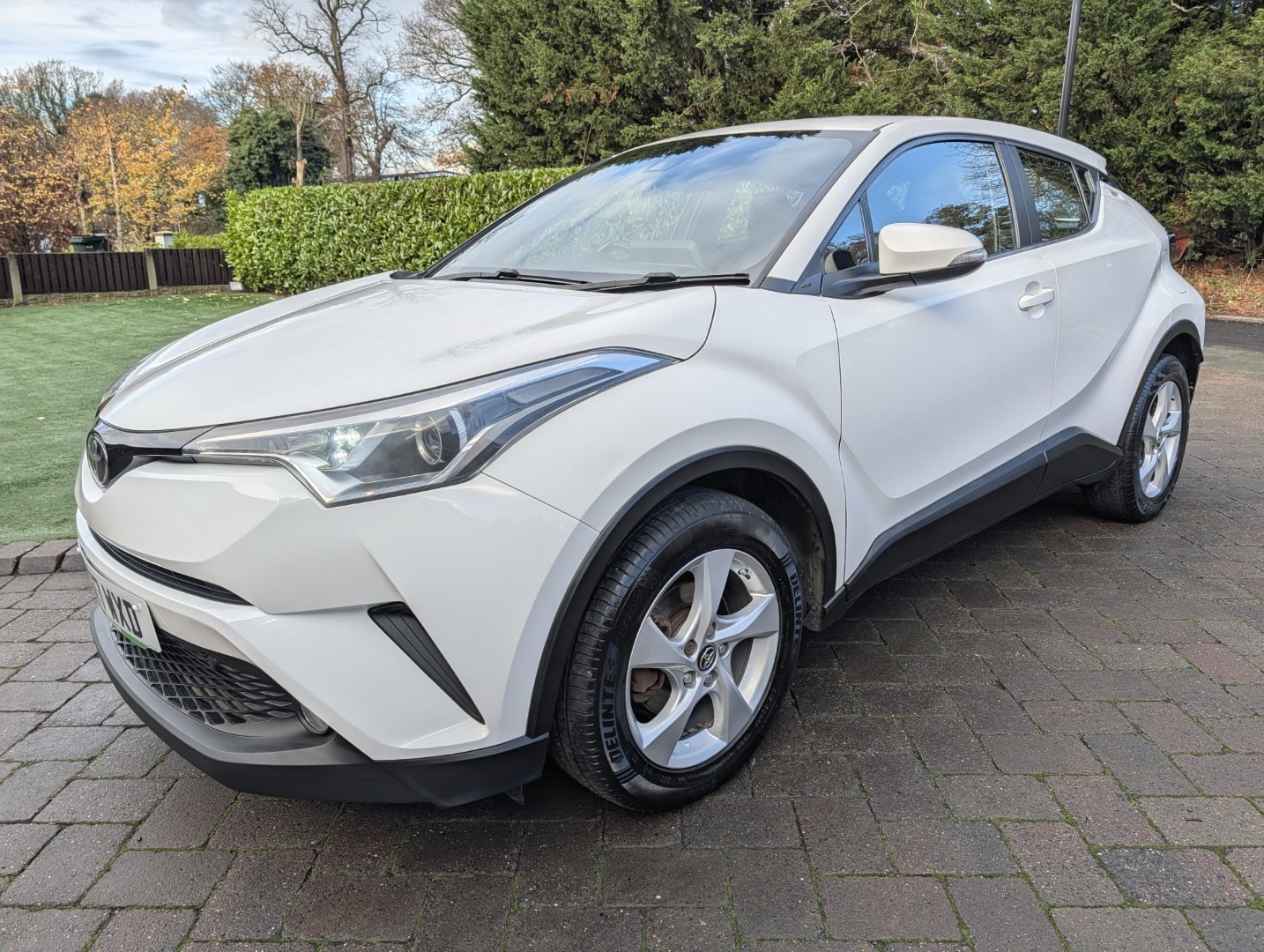 Used Toyota C-HR 2017 for sale - 76785280: Photo 8