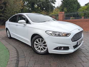 2015 (15) - 1.6 TDCi ECOnetic Zetec *1 Former Keeper, FSH, Just Serviced & MOT 10/26* 5-Door