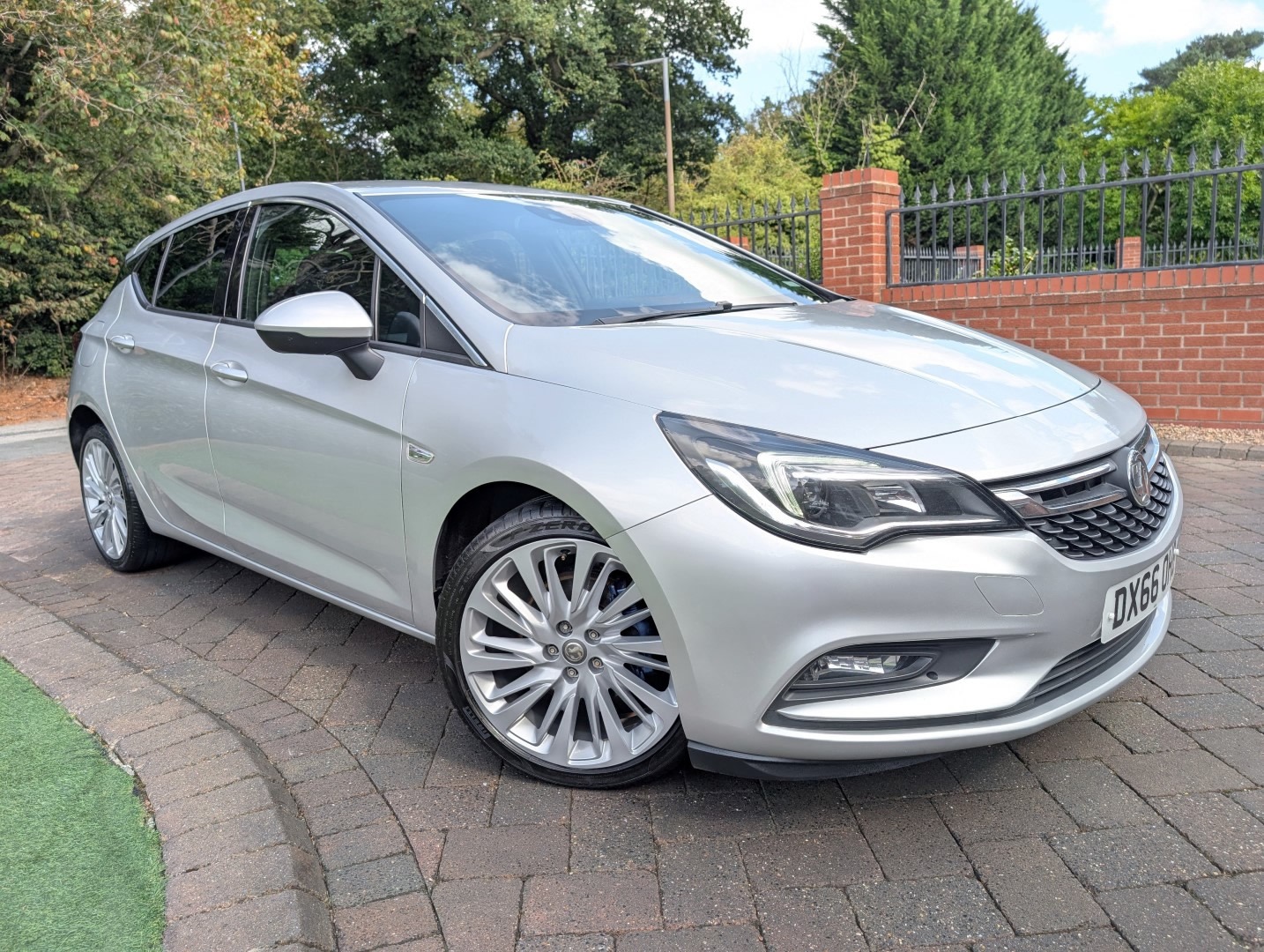 Used Vauxhall Astra 2016 for sale - 76791961: Photo 1