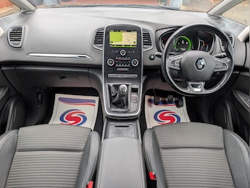 Used Renault Scenic 2017 for sale - 75761603: Photo