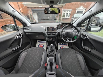 Used Peugeot 2008 2019 for sale - 77282457: Photo