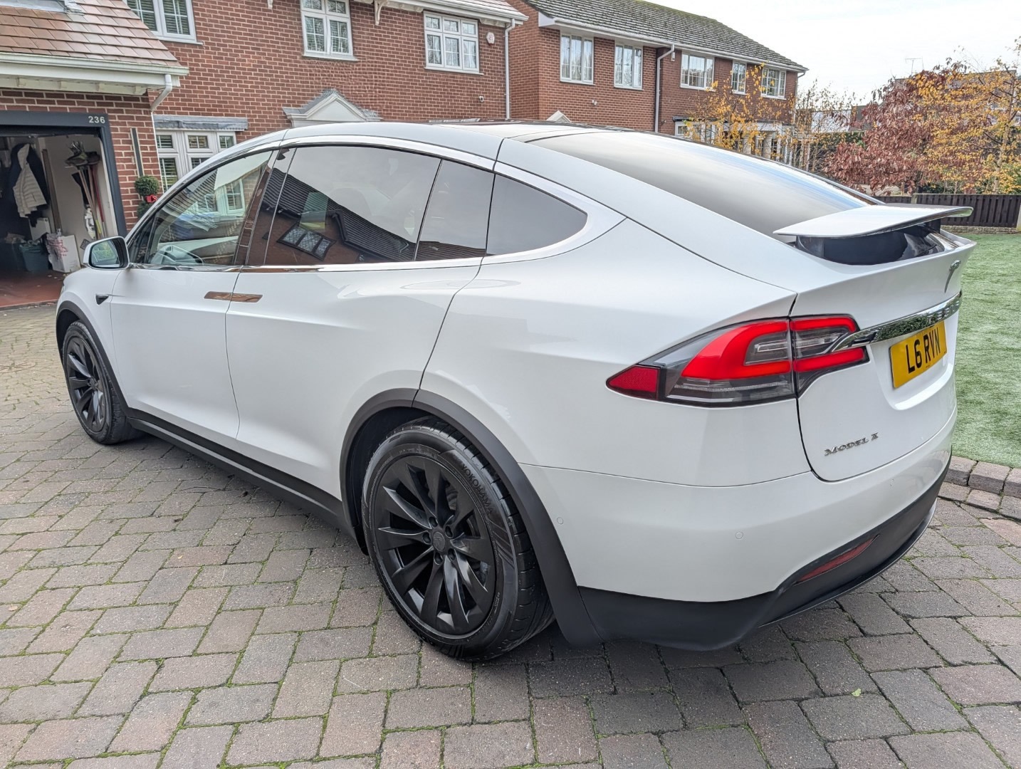 Used Tesla Model X 2017 for sale - 76662813: Photo 12