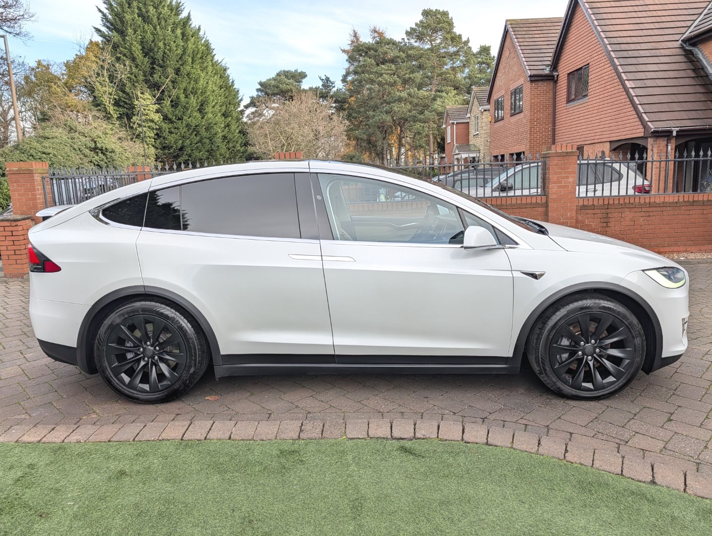 Used Tesla Model X 2017 for sale - 76662813: Photo 19