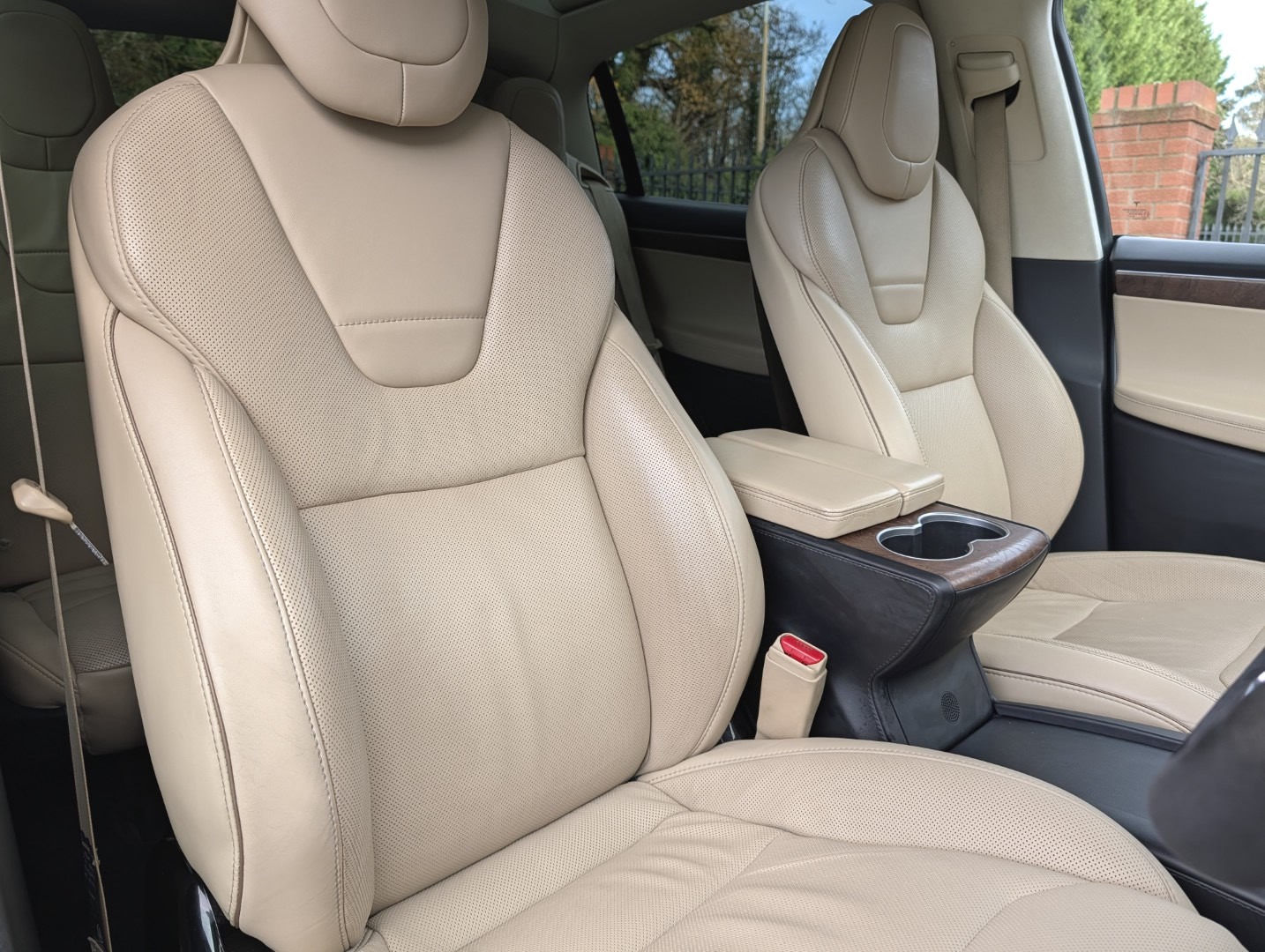 Used Tesla Model X 2017 for sale - 76662813: Photo 28