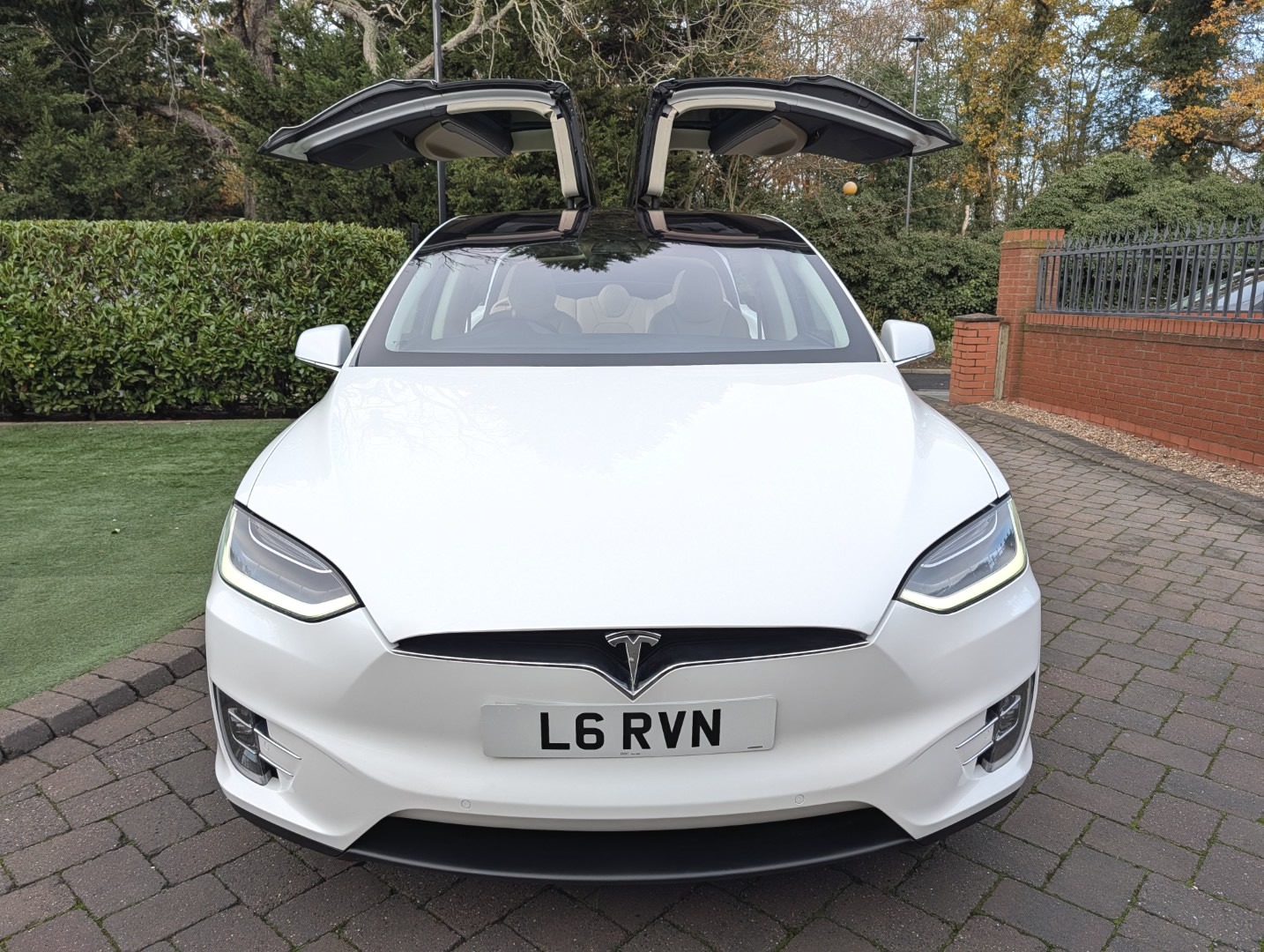 Used Tesla Model X 2017 for sale - 76662813: Photo 8