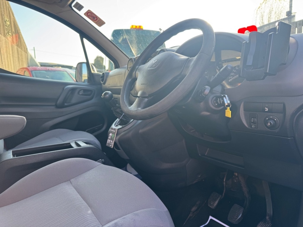 Used Peugeot Partner 2012 for sale - 76847969: Photo 53