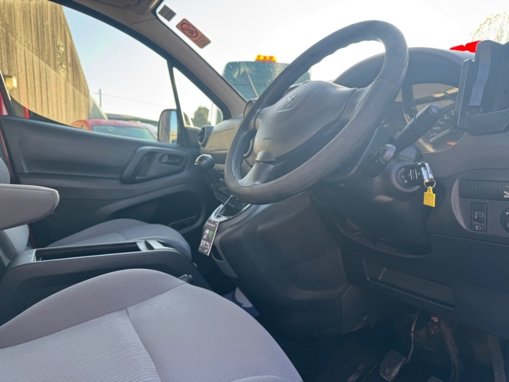 Used Peugeot Partner 2012 for sale - 76847969: Photo 55