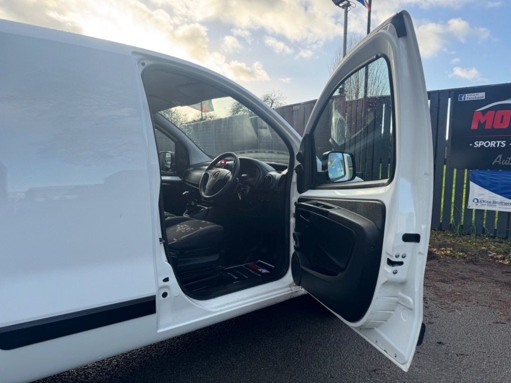 Used Fiat Fiorino 2014 for sale - 76904809: Photo 18