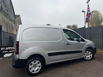 Used Peugeot Partner 2017 for sale - 76508802: Photo