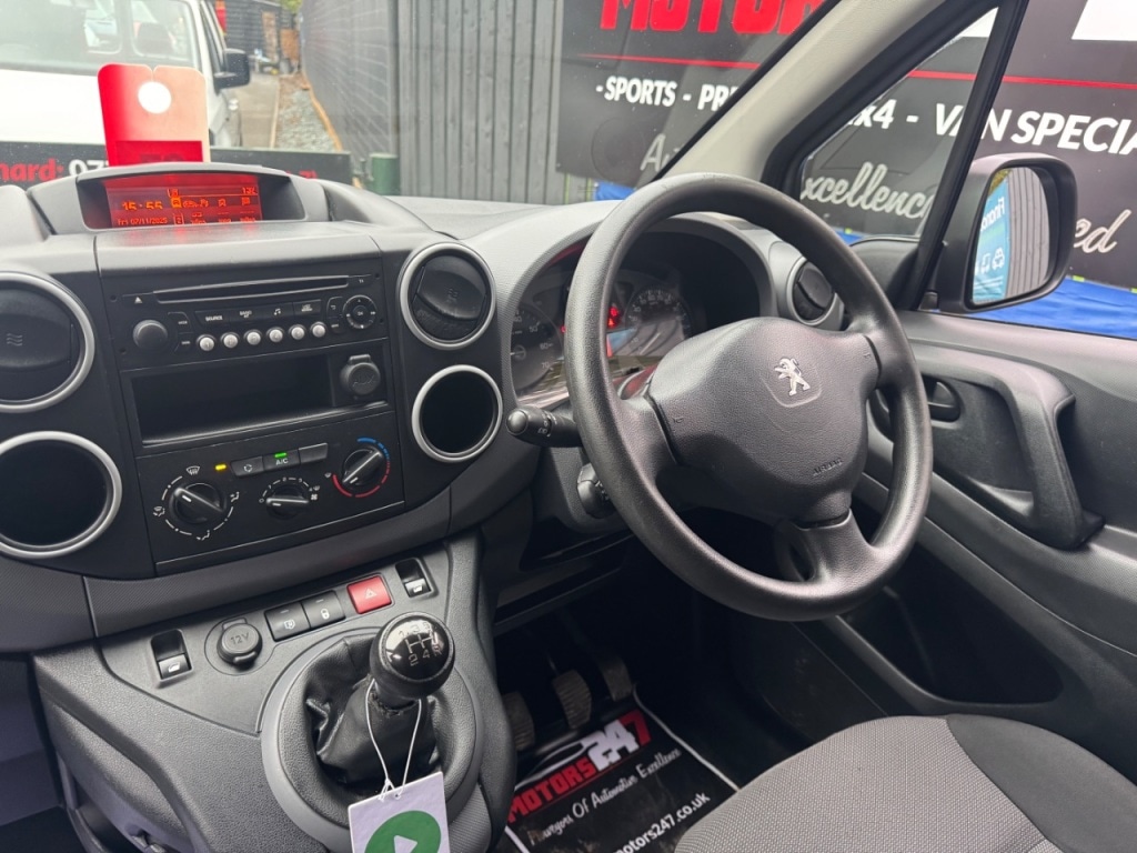 Used Peugeot Partner 2017 for sale - 76508802: Photo 45