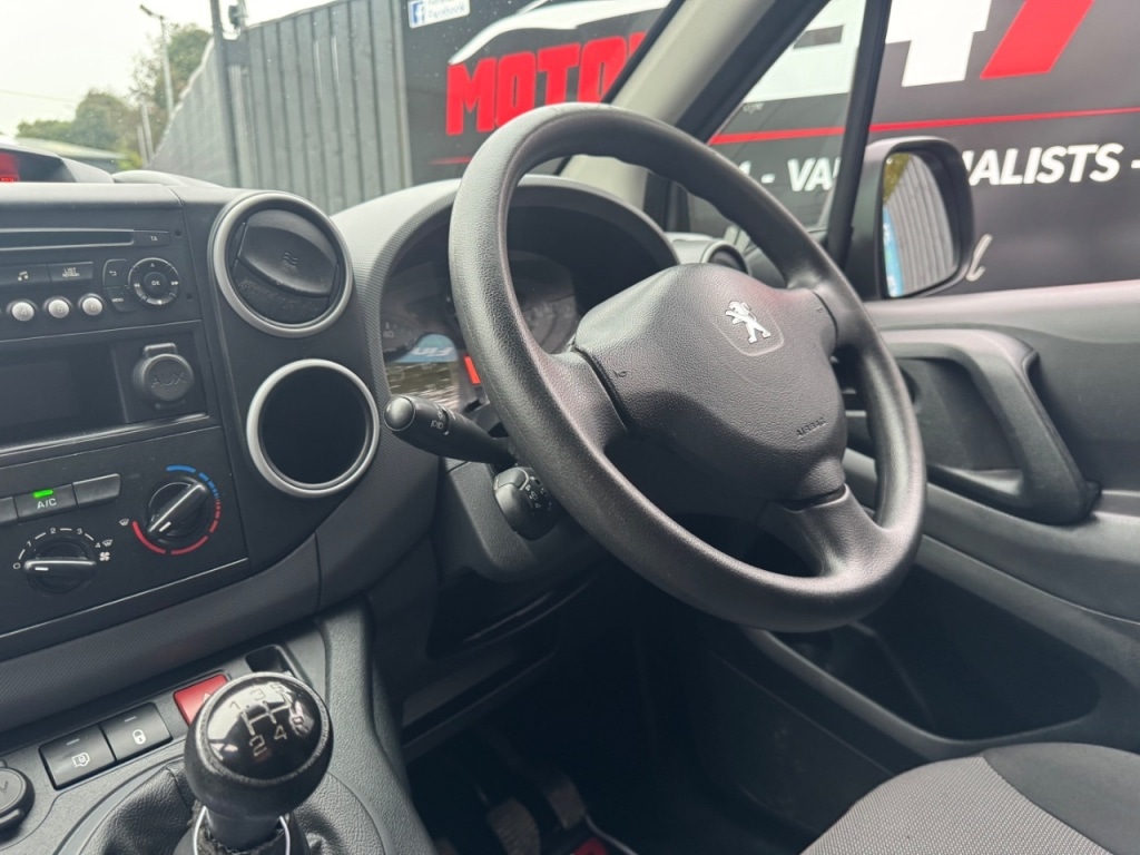 Used Peugeot Partner 2017 for sale - 76508802: Photo 47