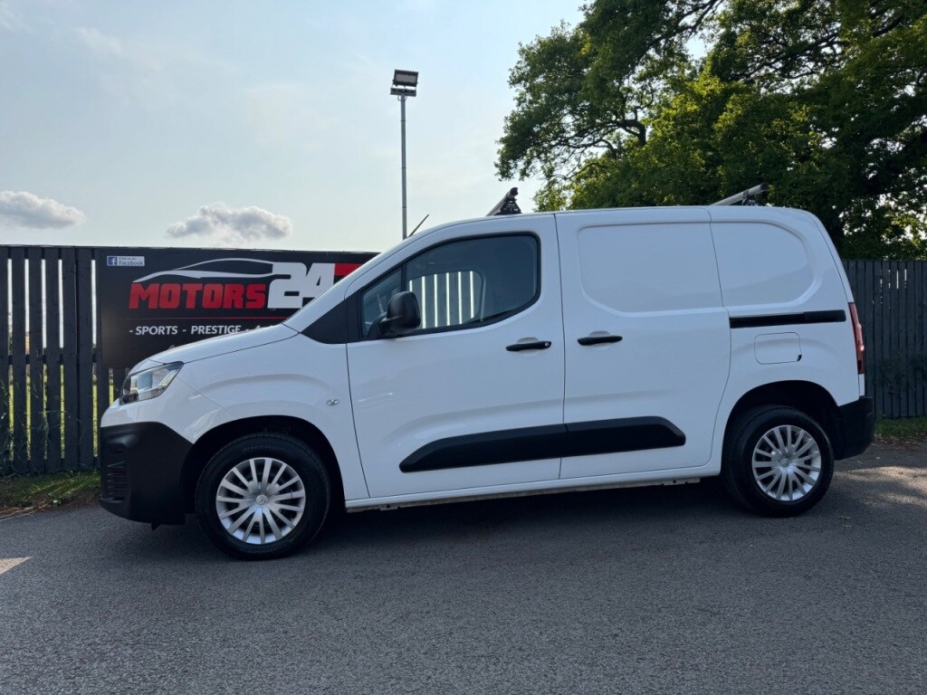 Vehicle 28