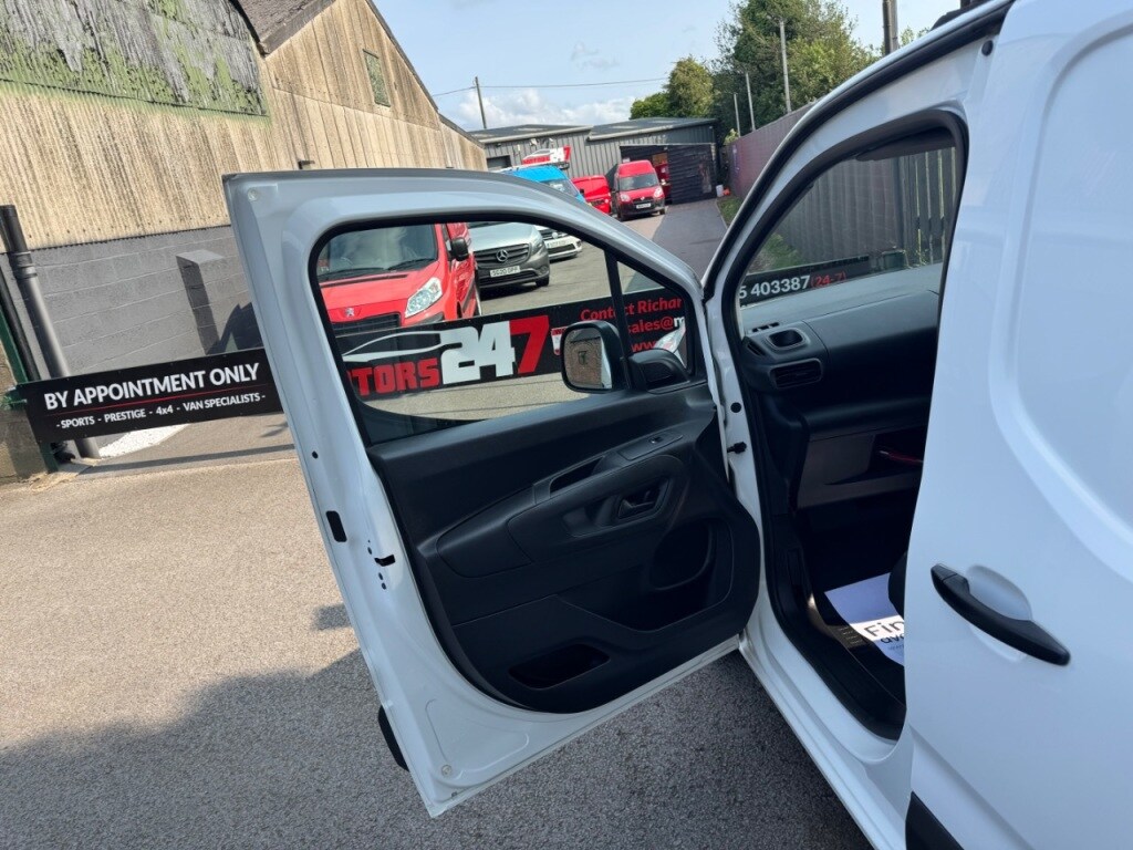Vehicle 29