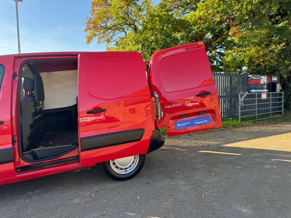 Used Peugeot Partner 2012 for sale - 76249988: Photo 9