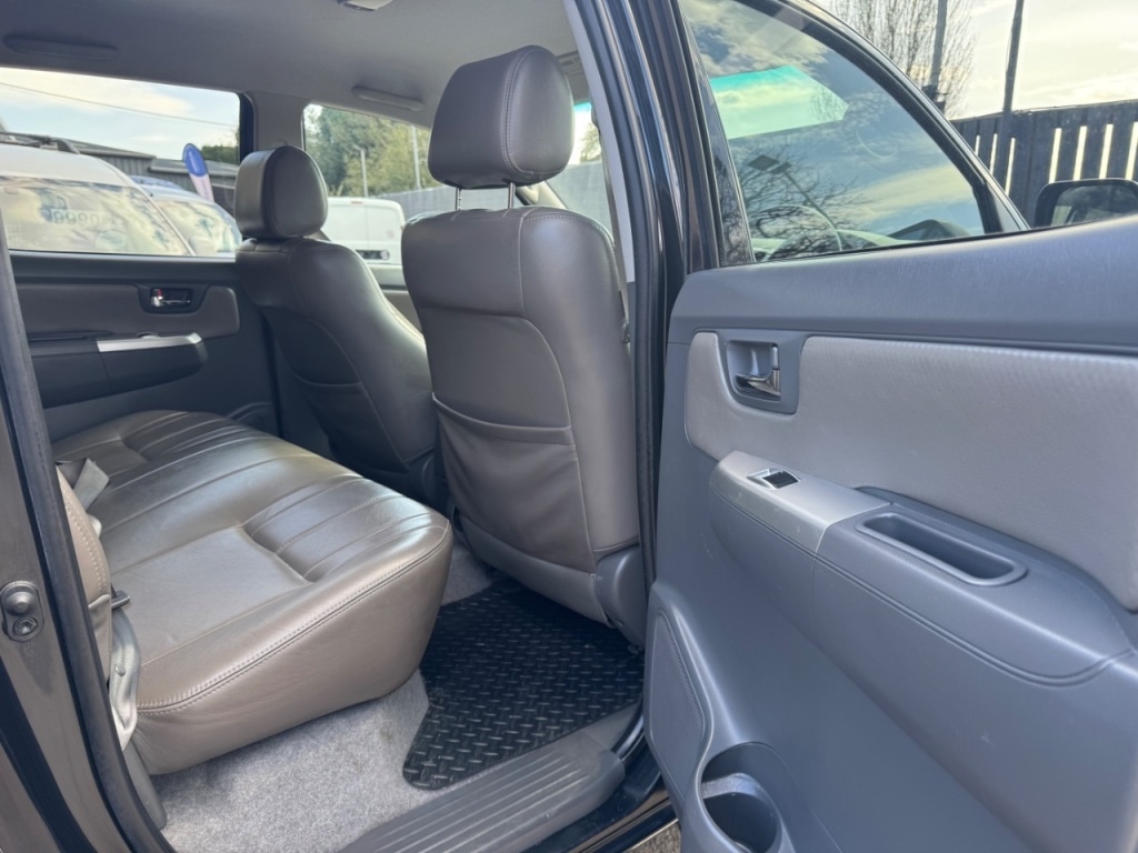 Used Toyota Hilux 2013 for sale - 78053376: Photo 18