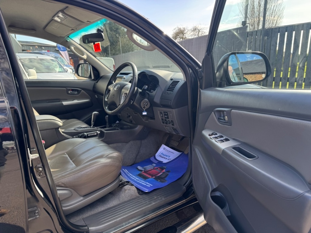 Used Toyota Hilux 2013 for sale - 78053376: Photo 77