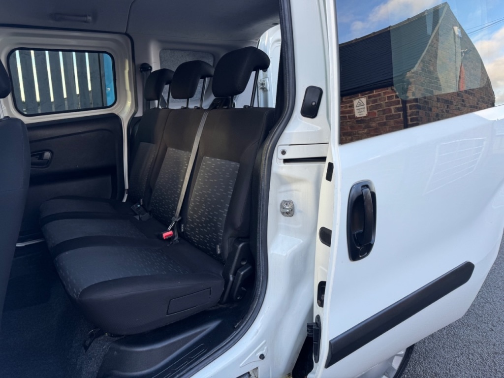 Used Vauxhall Combo 2015 for sale - 77138794: Photo 11